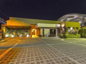 Hotel Iguana Verde