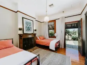 Historic Riverfront Residence Farmstay