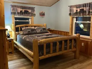 Fall Foliage Lodge Near Schoodic Scenic Byway & Acadia National Park w/ Kayaks