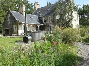 Highland Holiday Home, Contemporary Styling, Hot Tub, Sauna