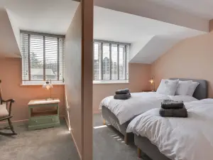 Outstanding 3 Bedroom Townhouse in Hertford