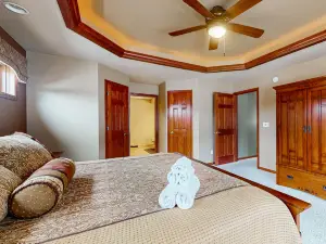 Single-level family-friendly home with large yard, WiFi & central AC