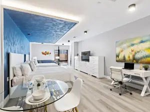 Global Luxury Suites at the Arches