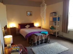 Lingdale 4 Bedroom House & Trundlebed Option