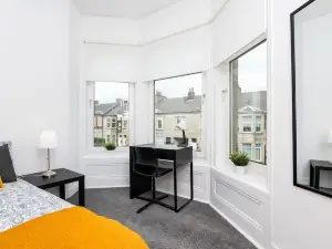 5 Individual Beds - Free Parking