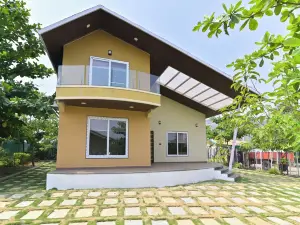 Elegant Waterfront Resort