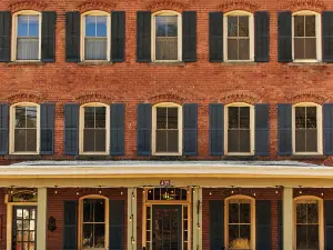 ซิกซ์ เบลส์ คันทรีไซด์ อินน์