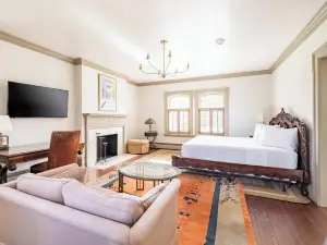 Willoughby House Inn