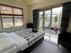 온 탑 아파트먼트 & 호스텔 백패커스