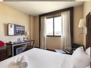 โรงแรมบีแอนด์บี อาเรซโซ