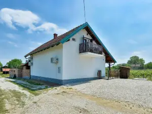 Awesome Home in Prugovac with Outdoor Swimming Pool, Hot Tub & 3 Bedrooms