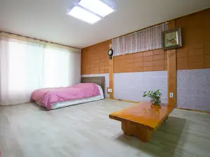 Haenam Noeulbitbada Pension