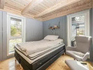 Gorgeous Home in Tustna with Jacuzzi