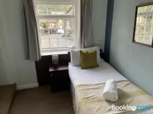 Prince Llewelyn Hotel