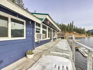 'Lakeside' Loon Lake Cabin w/ Private Hot Tub