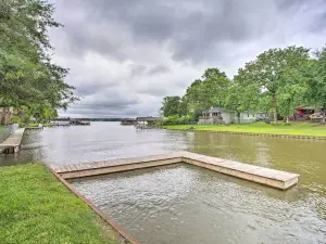 Waterfront Home - Back Yard, Boat Slip and Deck!