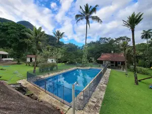 Paradisíaco, Piscina e Churrasqueira em Guapimirim