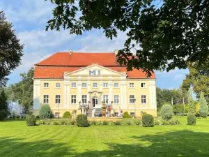 Pałac Henryków