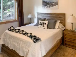 Rustic Retreat w/ Deck: Steps from Lake Almanor!