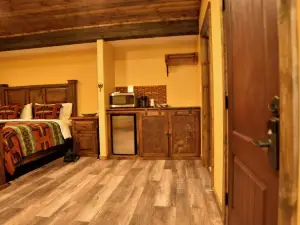 Paisano Village RV Park & Inn