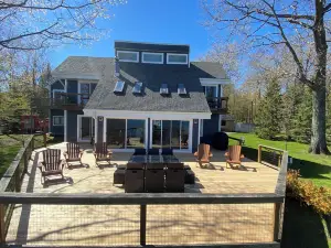 Gorgeous North Lake Leelanau frontage.