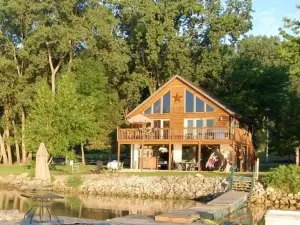 Beautiful Riverfront Home on the Mississippi!
