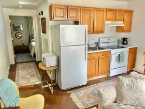 Quaint Charm at 2210: Your Idyllic Retreat!