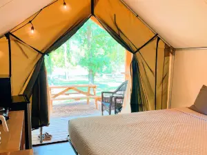 Son's Blue River Camp Glamping Cabin X
