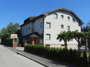 Rooms and Apartments Panker