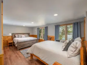 Permanent Dock and Cozy Firepit Experience - Charming Waterfront Haven