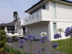 Shutters by the Sea Kiama-Sea Views-Waterfront-Private