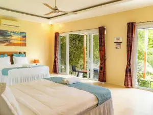 The Hawk's Nest Resort