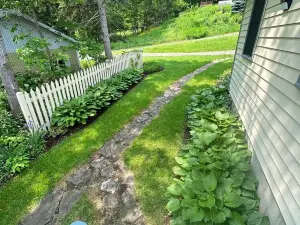 Cozy Hillside Hideaway on Lake Canadarago