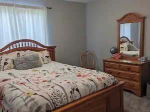 Charming 2-bedroom country house near South Bend and Potato Creek with WiFi, AC.