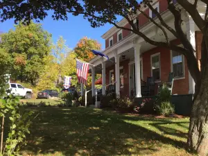 เดอะเบิร์ชวูดอินน์