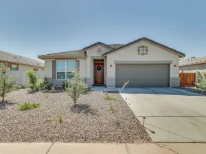 Maricopa Home w/ Yard - 1 Mi to Harrahs Casino!