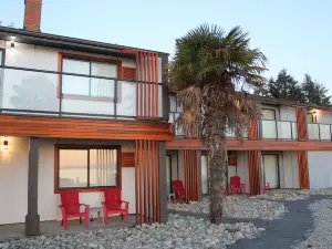 디 오션사이드, 어 코스트 호텔