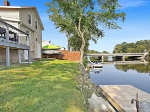 Hottub, Kayaks and Firepit Area - Charming Retreat
