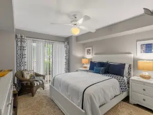 Lakeside condo Retreat in Horseshoe Bay