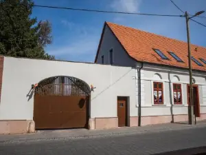 Kossuth Apartmanház