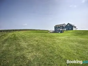 Blue Birds Perch Stunning Home on Private Hilltop