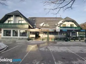 Guest House 902 Črnivec