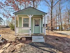 Sunny 'Catfish Cabin' w/ Views of Toledo Bend