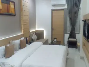 Hotel R One Inn(A Unit of Ram Saroj Palace Sagar)