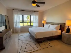 The Country Club Residences at Grand Reserve