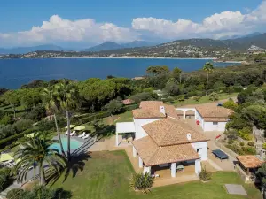 SUPERB VILLA WITH PANORAMIC VIEW LARGE SWIMMING POOL CLOSE TO THE BEACH
