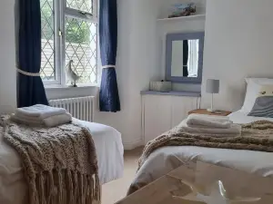 Cosy, Traditional & Close to Everything