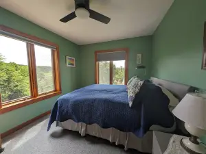 Hilltop Home in the Green Mountains w/ Nordic skiing & a microbrewery paradise.