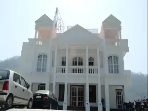 Royal Windsor Hotel
