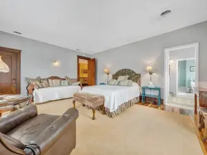 The Alderson Inn, LLC